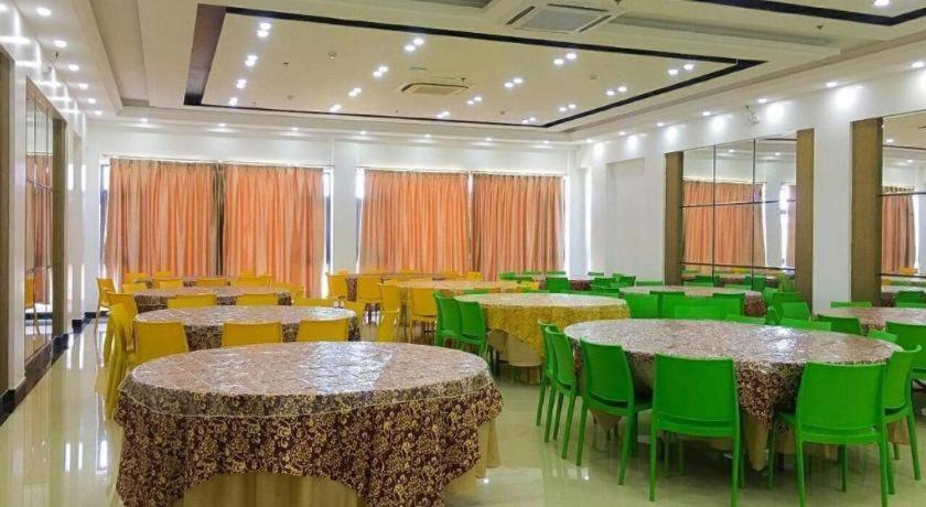 โรงแรมพรีเมรา ซัมบวงกา ภายนอก รูปภาพ